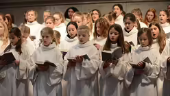 M&auml;dchenchor am K&ouml;lner Dom / &copy; Beatrice Tomasetti (DR)