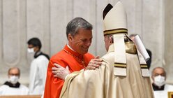 Mario Grech und Papst Franziskus / © Vatican Media/Romano Siciliani (KNA)