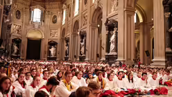 Ministranten bei der Eröffnungsmesse in der Lateranbasilika / © Luis Rüsing