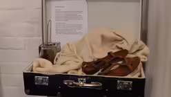 Mit diesen Sandalen ist jemand durch die Sahara gelaufen und hat eine existenzielle Erfahrung gemacht.