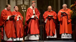 Mit Erzbischof Kardinal Woelki feiern der Erzbischof Tarcisius Isao Kikuchi aus dem Partnerbistum Tokio und sein Generalvikar die Festmesse mit / &copy; Beatrice Tomasetti (DR)