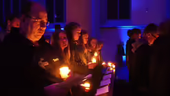 Mitfeiernde w&auml;hrend der Vigil / &copy; Ina Rottscheidt (DR)