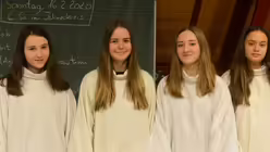 Mitglieder des Mädchenchors vor der Verleihung der Medaillen / © Beatrice Tomasetti  (DR)