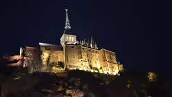 Mont Saint-Michel bei Nacht / &copy; Mariska Trebaol
