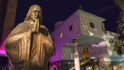 Skopje erinnert an Mutter Teresa / © Georgi Licovski (dpa)