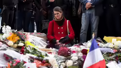 Schweigeminute in Paris / &copy; Marius Becker (dpa)