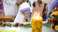Eine Nonne im Gebet / © Piyal Adhikary (dpa)