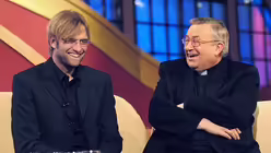 J&uuml;rgen Klopp und Kardinal Karl Lehmann im Jahr 2007 / &copy; A9999 Volker Oehl/Swr Fernsehen (dpa)