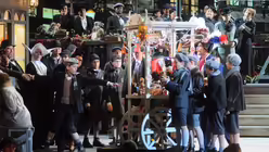 Die Wiederaufnahme der Puccini-Oper "La Bohème" in der Inszenierung von Michael Hampe gilt schon jetzt als Publikumsmagnet. / © Beatrice Tomasetti (DR)