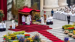 Ostermesse mit Papst Franziskus auf dem Petersplatz / &copy; Stefano Dal Pozzolo (KNA)