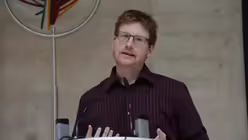 Ozan Ardicoglu, Bundesleiter der KSJ, spricht über die Beziehung beider Verbände / © Beatrice Tomasetti (DR)