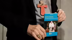 P&auml;pstliches Schreiben "Querida Amazonia" / &copy; Gregorio Borgia (dpa)