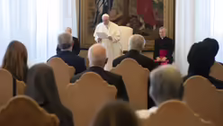 Papst Franziskus empf&auml;ngt am 19. November Mitglieder der Schwedischen Akademie / &copy; Vatican Media Press Office Hando/ANSA via ZUMA Press (dpa)