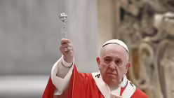 Papst Franziskus feiert die Palmsonntagsmesse hinter verschlossenen T&uuml;ren / &copy; Alberto Pizzoli (dpa)