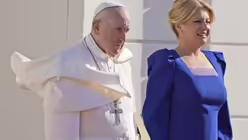 Papst Franziskus und Zuzana Caputova, Pr&auml;sidentin der Slowakei / &copy; Gregorio Borgia (dpa)