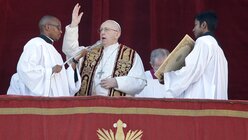 Papst spendet Segen "Urbi et Orbi" / © Alessandra Tarantino (dpa)
