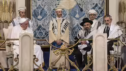 Papstbesuch im j&uuml;dischen Gotteshaus / &copy; Angelo Carconi (dpa)