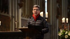 Pastoralreferent Martin Bartsch liest - im Wechsel mit Orgelspiel - geistliche Texte über die Liebe / © Beatrice Tomasetti (DR)