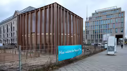 Pavillon wirbt f&uuml;r Berliner House of one / &copy; Rolf Zoellner (epd)