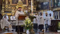 Petrus Canisius ist einer der drei Patrone des K&ouml;lner Priesterseminars; daher nehmen auch alle Seminaristen an der Feier teil / &copy; Beatrice Tomasetti (DR)