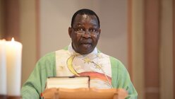 Pfarrer Dr. Luke Ndubuisi brachte für fünf Jahre einen Hauch von Weltkirche nach Bensberg, kehrte dann aber nach Nigeria zurück / © Beatrice Tomasetti (DR)