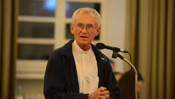 Pfarrer Franz Meurer bei einem Wortbeitrag. / &copy; Tomasetti (DR)