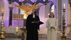 Pfarrerin Anne Quaas und Kristell Köhler, im Erzbistum Referentin für Glaubenskommunikation, geben geistliche Impulse. / © Tomasetti (DR)