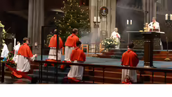 Pontifikalamt im K&ouml;lner Dom am Hochfest der Geburt des Herrn / &copy; Beatrice Tomasetti (DR)