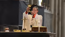 Pontifikalamt mit Kardinal Woelki zum Abschluss der Dreik&ouml;nigswallfahrt / &copy; Beatrice Tomasetti (DR)