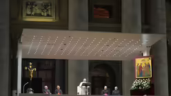 Gebetswache zur Vorbereitung auf die Familiensynode / © Maurizio Brambatti (dpa)