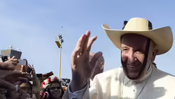 Papst Franziskus wird in Mexiko gefeiert / &copy; Osservatore Romano (dpa)