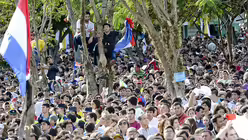 Im Marienheiligtum von Caacupe (dpa)