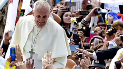  Im Marienheiligtum von Caacupe (dpa)