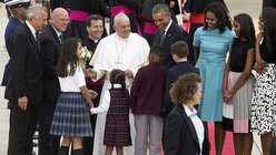 Franziskus mit den Obamas und Kindern / © Michael Reynolds (dpa)