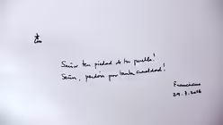 "Herr, erbarm dich über dein Volk! Herr, vergib so viel Grausamkeit!", schrieb der Papst auf Spanisch in das Besucherbuch / © Osservatore Romano (dpa)