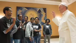 Papst trifft &Uuml;berlebende des Bootsungl&uuml;cks vor Lampedusa  (dpa)