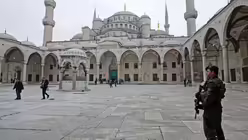 Bewachte Blaue Moschee (dpa)