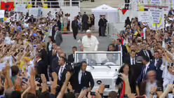 Papst besucht Albanien (dpa)