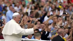 Papst besucht Albanien (dpa)