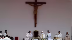 Papst besucht Albanien (dpa)