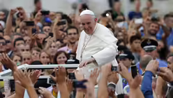 Papst besucht Albanien (dpa)