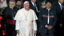 Franziskus mit Pr&auml;sident Morales (dpa)