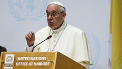 Papst Franziskus am Sitz des Umweltprogramms der Vereinten Nationen / © Daniel Irungu (dpa)