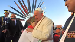 Franziskus mit Pr&auml;sident Morales (dpa)