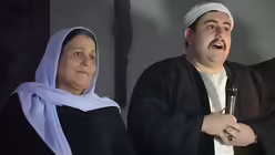 Priester Jahsin eröffnet das Fest / © Teresa Müller-Alander (DR)