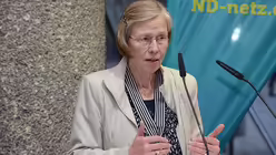 Prof. Dr. Marianne Heimbach-Steins vom Institut für Christliche Sozialwissenschaften der Westfälischen Universität Münster spricht im Domforum über "Christliche Sozialkultur und den 'inneren Frieden' unseres Verfassungsstaates" / © Beatrice Tomasetti (DR)