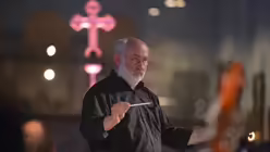 In voller Konzentration: Erzdi&ouml;zesandirektor Prof. Richard Mail&auml;nder / &copy; Beatrice Tomasetti (DR)