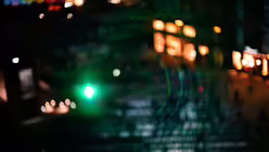 Projektoren stehen rund um den Dom und sorgen für das Lichterschauspiel / © Marion Sendker (DR)