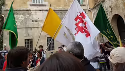 Fahnenmeer am Palmsonntag / &copy; Renardo Schlegelmilch (DR)