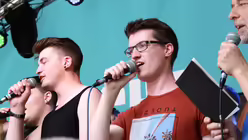 Rund 70 Menschen im Alter zwischen 16 und 60 Jahren gehören zu dem Chor. / © Melanie Trimborn (DR)